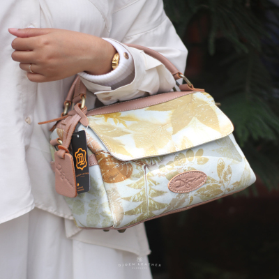 Tas Wanita Kulit Sapi Asli Tas Mahesty Motif Ecoprint By Djoen Leather